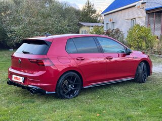 2022 Volkswagen Golf VIII, красный, 3000000 рублей, вид 4