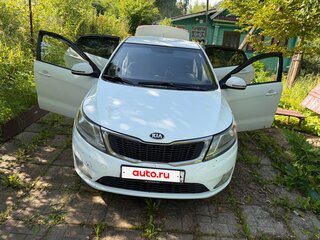 2013 Kia Rio 5-speed III, белый, 750000 рублей, вид 1