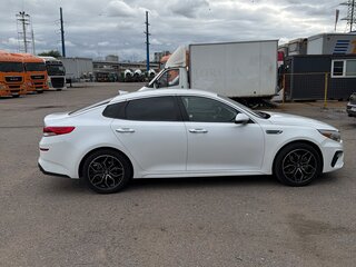 2020 Kia Optima IV Рестайлинг, белый, 1630000 рублей, вид 4