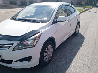 2015 Hyundai Solaris I Рестайлинг, белый, 630000 рублей, вид 2