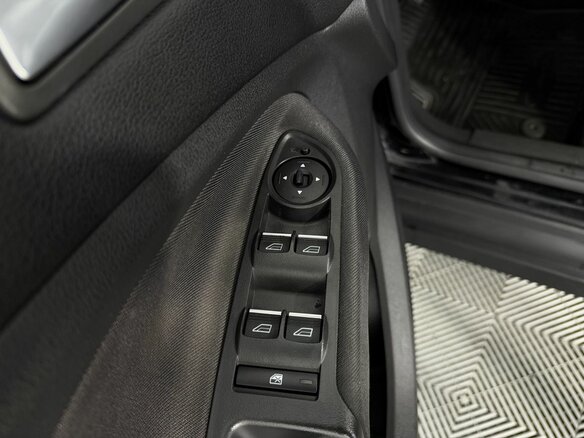 2019 Ford C-MAX II Рестайлинг, чёрный, 1210000 рублей - вид 9