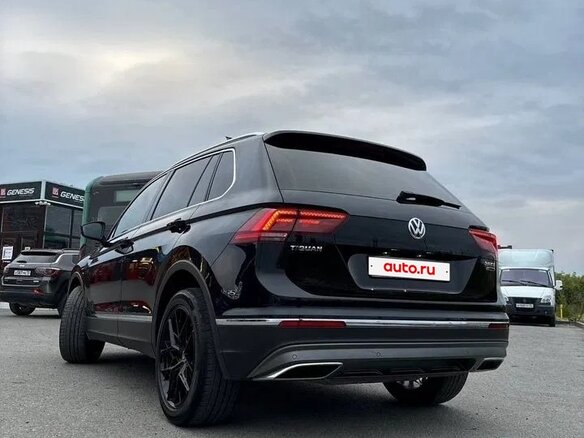 2017 Volkswagen Tiguan II, чёрный, 3440000 рублей - вид 22
