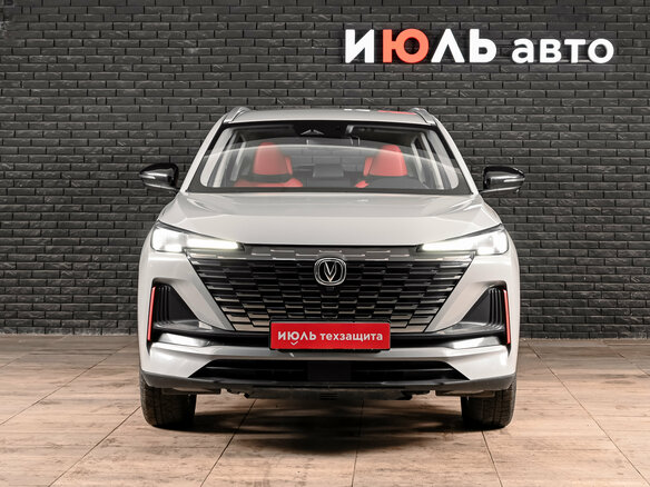 2024 Changan CS55 Plus II, серый, 1900000 рублей - вид 2