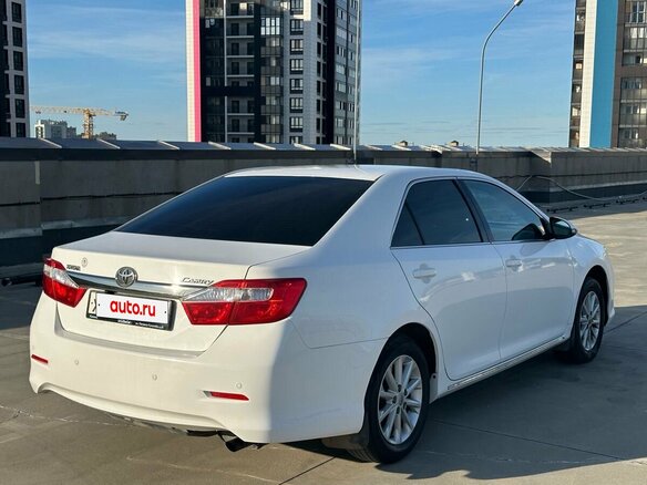 2013 Toyota Camry VII (XV50), белый - вид 4