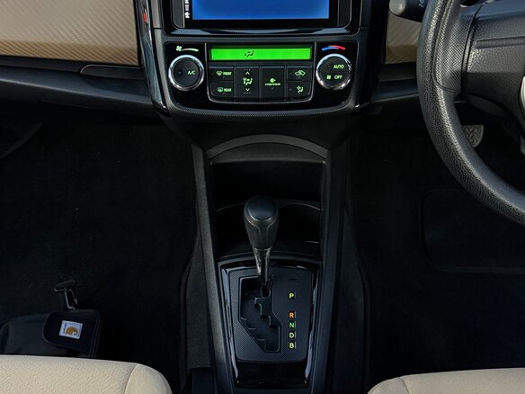2015 Toyota Corolla Axio XI (E160, E170, E180), белый, 1100000 рублей - вид 32