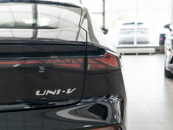 2024 Changan UNI-V I, чёрный, 2600000 рублей - вид 6