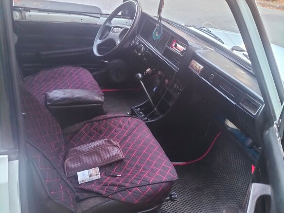 2002 Lada (ВАЗ) 2105, белый, 115000 рублей - вид 8