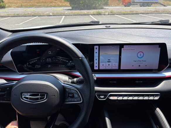 2023 Geely Coolray (Binyue Cool) I Рестайлинг, белый - вид 25