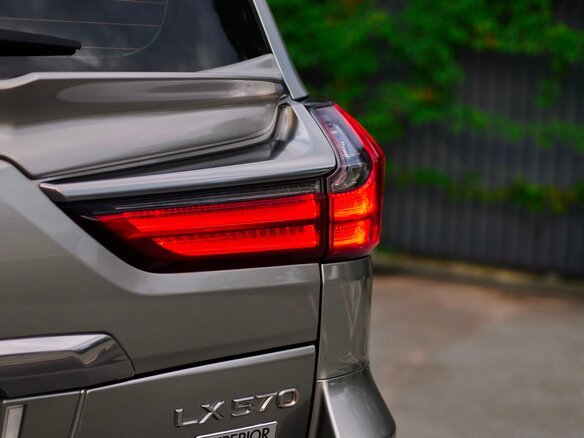 2018 Lexus LX 570 III Рестайлинг 2, серый, 8000000 рублей - вид 19