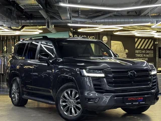 2021 Toyota Land Cruiser 300 Series, серый, 9250000 рублей, вид 2