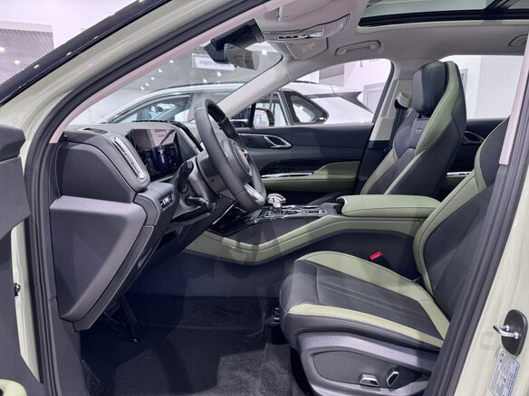 2026 Hongqi HS3, зелёный, 4610000 рублей - вид 6