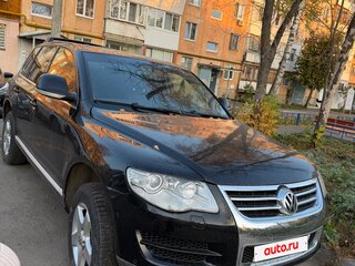 2009 Volkswagen Touareg I Рестайлинг, чёрный, 850000 рублей, вид 1