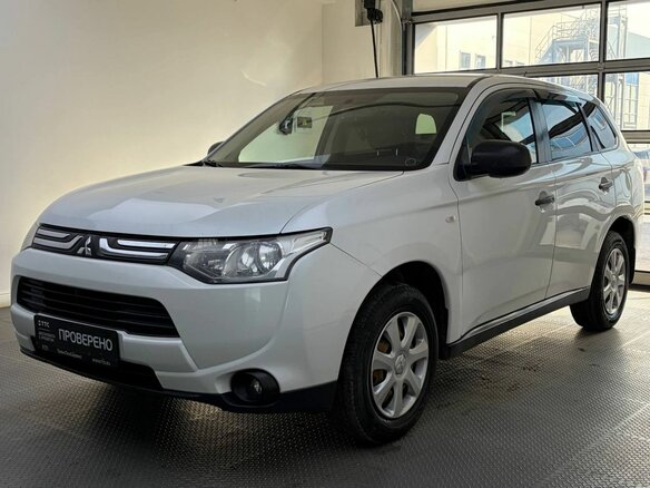2013 Mitsubishi Outlander III, белый, 1020000 рублей