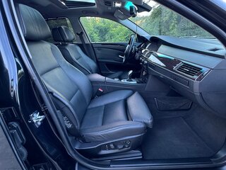 2008 BMW 5 серии 550i V (E60/E61) Рестайлинг, чёрный, 2750000 рублей, вид 5