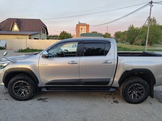 2018 Toyota Hilux VIII Рестайлинг, серебристый, 3000000 рублей, вид 5