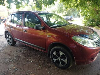 2013 Renault Sandero I, красный, 450000 рублей, вид 2