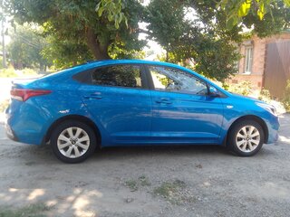 2018 Hyundai Solaris II, синий, 1300000 рублей, вид 2