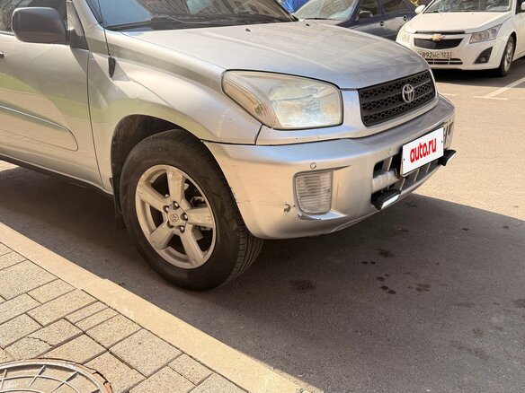 2000 Toyota RAV4 II (XA20), серебристый, 750000 рублей - вид 3