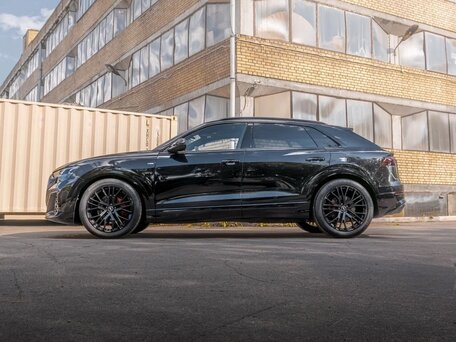 2025 Audi Q8 45 TDI I (4M) Рестайлинг, чёрный, 12890000 рублей, вид 3
