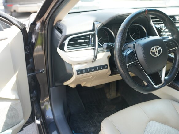 2019 Toyota Camry VIII (XV70), серый, 2369000 рублей - вид 4