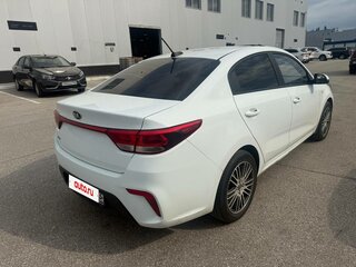 2019 Kia Rio IV, белый, 1321000 рублей, вид 3