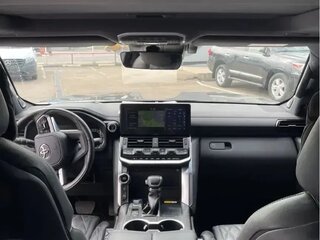 2021 Toyota Land Cruiser 300 Series, чёрный, 9900000 рублей, вид 4