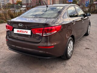 2016 Kia Rio III Рестайлинг, коричневый, 1050000 рублей, вид 3