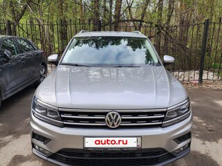 2018 Volkswagen Tiguan II, серебристый, 2700000 рублей, вид 2