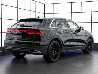 2023 Audi Q8 55 TFSI I (4M), чёрный, 9570000 рублей, вид 4