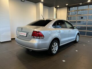 2011 Volkswagen Polo V, серебристый, 600000 рублей, вид 3