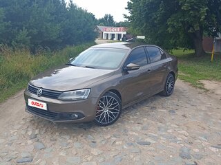 2011 Volkswagen Jetta VI, коричневый, 820000 рублей, вид 3