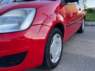 2005 Ford Fiesta Mk5, красный, 370000 рублей, вид 1