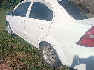 2010 Chevrolet Aveo I Рестайлинг, белый, 375000 рублей, вид 3