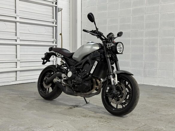 2017 Yamaha XSR900, серый