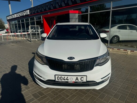 2015 Kia Rio III Рестайлинг, белый, 949900 рублей - вид 5