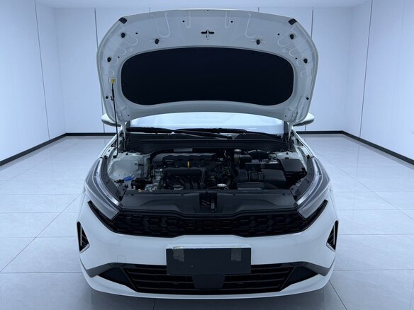 2023 Kia K3 II (China Market) Рестайлинг, белый, 1485007 рублей - вид 3