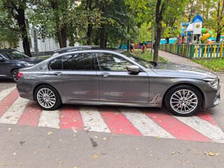 2017 BMW 7 серии Long M760Li xDrive VI (G11/G12), серый, 5000000 рублей, вид 1
