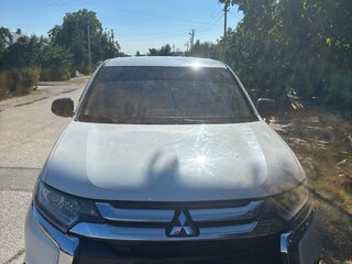 2015 Mitsubishi Outlander III Рестайлинг 2, белый, 1350000 рублей, вид 2