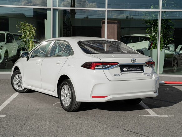 2025 Toyota Corolla XII (E210), белый, 2450000 рублей - вид 4