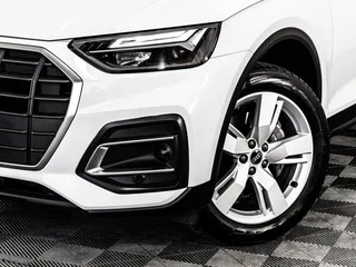 2021 Audi Q5 45 TFSI II (FY) Рестайлинг, белый, 4599000 рублей, вид 3