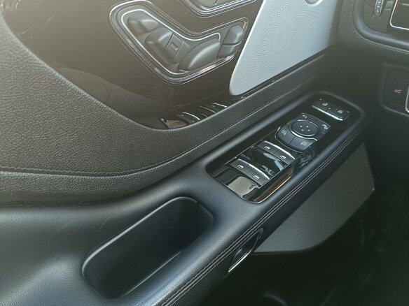 2021 Lincoln Aviator II, чёрный, 5500000 рублей - вид 12