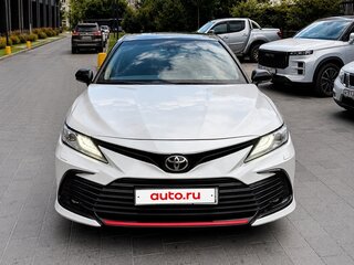 2021 Toyota Camry VIII (XV70) Рестайлинг, белый, 3300000 рублей, вид 1