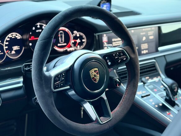 2019 Porsche Panamera GTS Sport Turismo II, красный, 7800000 рублей - вид 10