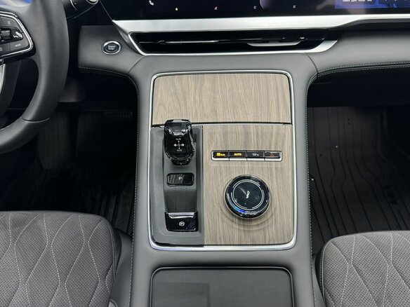 2025 Geely Monjaro I Рестайлинг, серый, 3840000 рублей - вид 18