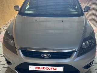 2010 Ford Focus II Рестайлинг, серебристый, 685000 рублей, вид 1