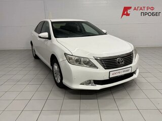 2013 Toyota Camry VII (XV50), белый, 1360000 рублей, вид 3