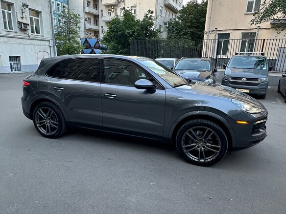 2019 Porsche Cayenne III, серый, 5800000 рублей - вид 9