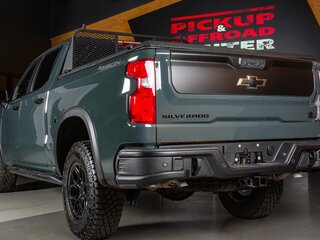 2025 Chevrolet Silverado ZR2 IV (T1XX) Рестайлинг, зелёный, 13048000 рублей, вид 4