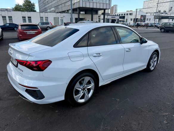 2021 Audi A3 35 TFSI IV (8Y), белый, 2700000 рублей - вид 5