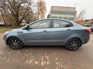 2013 Kia Rio 4-speed III, голубой, 860000 рублей, вид 4